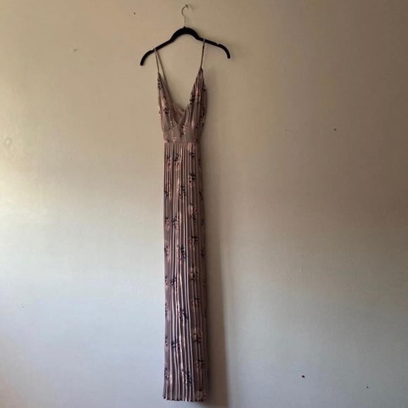 Maxi pleated dress new - Picture 2 of 4